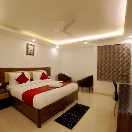Hotel Peridot Near Igi Delhi Airport Neu-Delhi Exterior foto